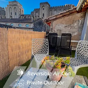 Ac - Private Exterior - Au Pied Du Palais Des Papes! Avignon
